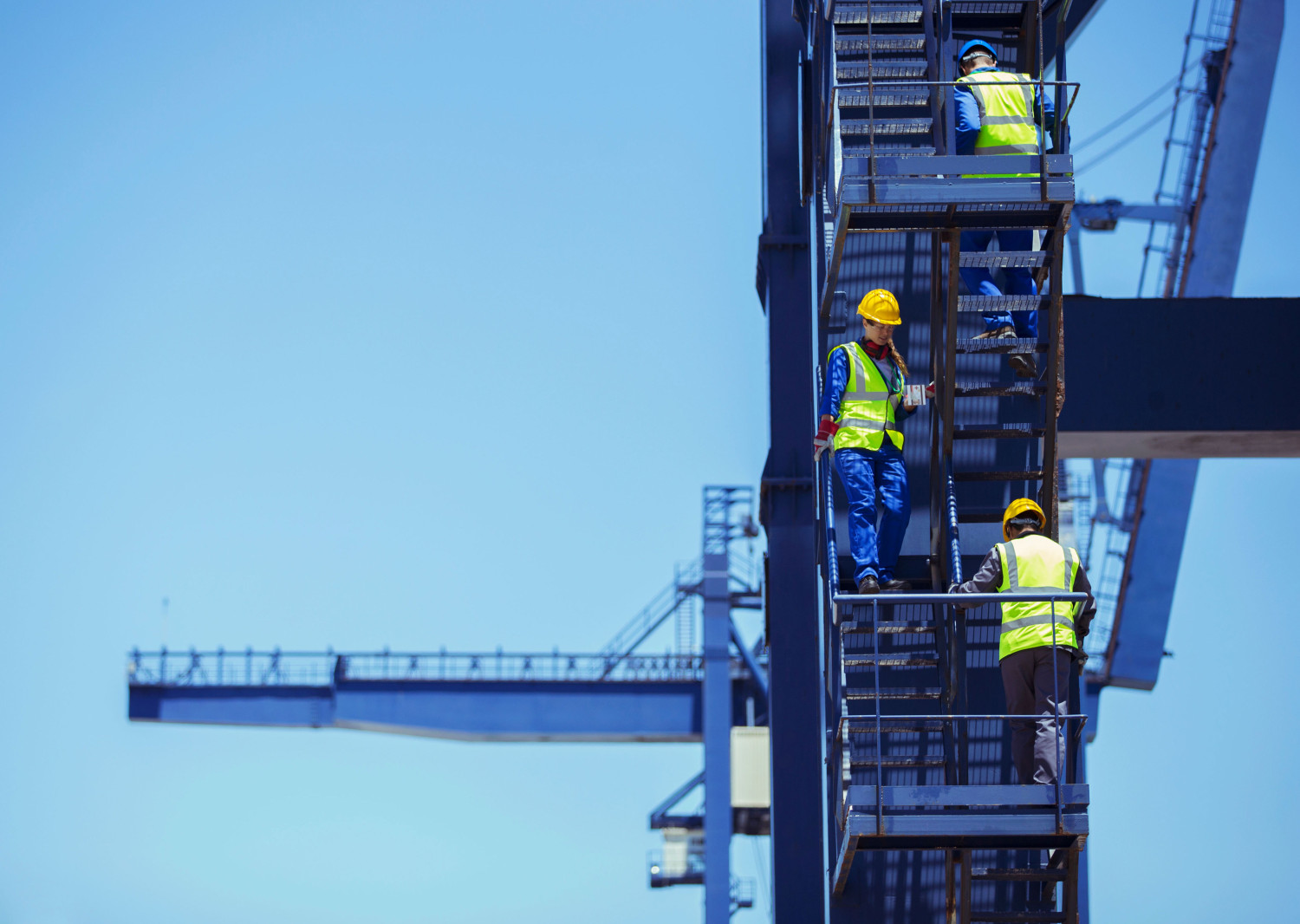 https://the-cover.nigelpeters.com/images/uploads/content-images/Working-from-height_1140.jpg